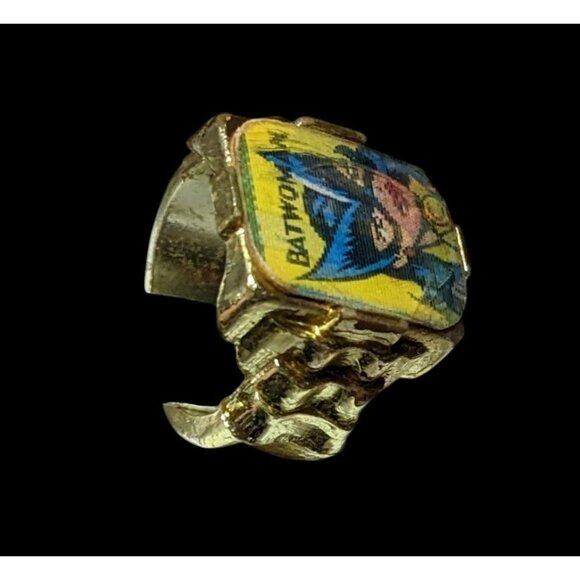 Vintage 60s Batwoman Collectible Lenticular Flicker/Flash Ring - Picture 5 of 16